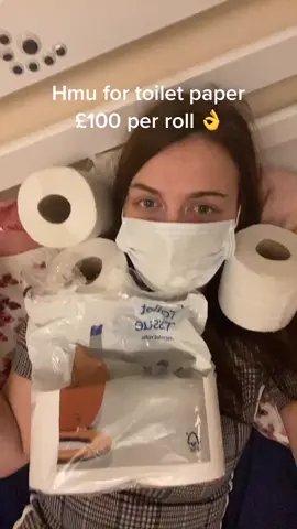 why did tiktok put a corona virus warning on this video tho 😂#coronavirus #foryou #meme #ukcomedy #memes #toiletpaper #coronatime #corona