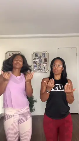 Mom and I had to hit it for the one time (and she can’t help but show off her new ring 🙃💕💍) #momanddaughter #goals #fyp #dancechallenge @coachhj