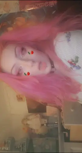 weirdo!!! #pinkhair #manicpanic #dyedhair #choker #altgirls
