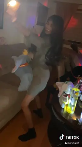 How to celebrate your birthday while quarantined #fyp #quarantine #lit #club #dance