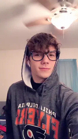 I thought I should look more classy for this video (they’re fake) #fyp #savage #emmachamberlain #dance #boys #boy