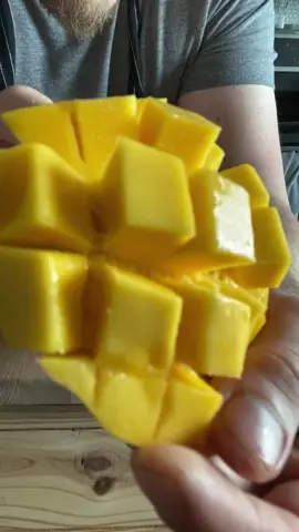 I’m upset at how many people don’t know this. #PlayByPlay #distancedance #moodboost #food #fruit #cooking #Recipe #FoodLover #skills #tiktokfood