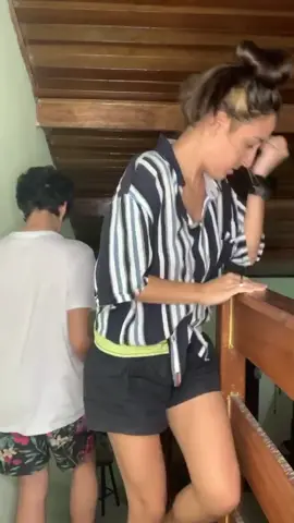 NÃO TO ZOANDO NINGUÉM!!! PAREM DE SER CHATOS BJÃO NA BOCA!! Ia postar uma legenda mó legal mas tem q explicar pras crianças e militantes de plantão né