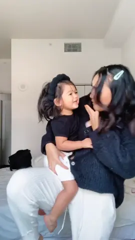 We almost fell 😂 #MomsofTikTok #tiktokbaby #savagedance #distancedance #reallifeathome #PlayByPlay #thrifted #filipino #pinoy