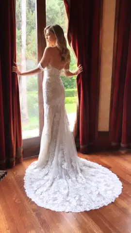 Dream dress 😍  #foryoupage #weddinggown #weddingdress #wedding #bridal #quarantine #coronavirus #reallifeathome #holdon #styletips #fyp #happyathome