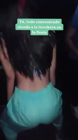Suele pasar🤷‍♀️ en mi caso, yo soy la twerkera jajaja ups #deputamadre #parati #foryou #foryoupage #fyp #lol
