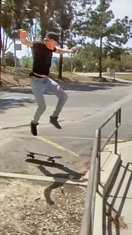 Do you do any #actionsports 🤘🏻😜🤘🏻 #skateboardingisfun #parkour #rollerblading
