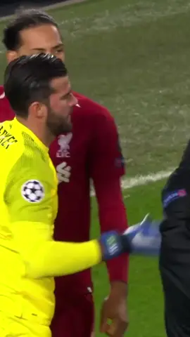 Want hands as safe as Alisson? 🤔 Pump that soap and keep washing them! 🧼💦 Look after yourselves ❤️ #safehands #CoronaVirus #stayathome #Corona