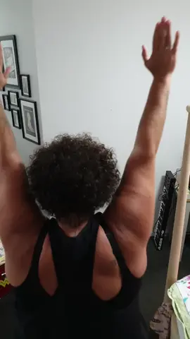 My version of #handstandchallenge I'm going to be sore tomorrow... #stretch #onpoint #foryou #plussizefitness  #hipsdonttlie