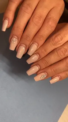 chameleon effect with butterflies🦋💅🏼#foryoupage #fyp #chameleonart #nailfill #blacknails #coffinnails #butterflynails #nails #tucsonnailtech