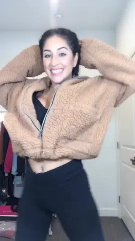 NEW DANCE🔥 @skaibeauty  #captainhookchallenge #WerkItFromHome #datingstorytime #CookieWithACause #wreslemaniaentrance #DecadesofHair #killyourvibe