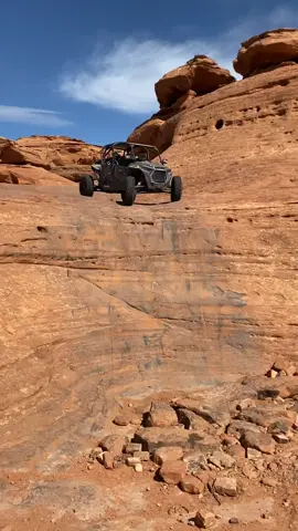Crawling with friends in St.George #sandhallow Dary on the camera