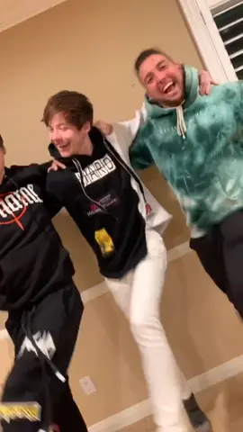 what are you doing stepbros.. 🕺🏼@coreyscherer @colbybrock