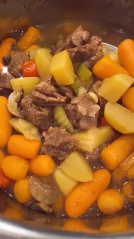Beef stew over rice 🍛 #food #Foodie #tiktokfood #tiktok #yummy #beef #cooking