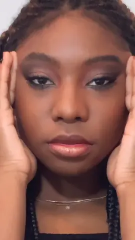 so ive seen ppl recreate this look but uhh mine didn’t exactly turn out right 😔 #fyp #foryou #makeup #euphoria #euphoriamakeup #blanketlife