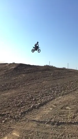 #motocross #fyp #foryou #air #keepingbusy #dirtbike #myself #jumpchallenge #socialmediachallenge