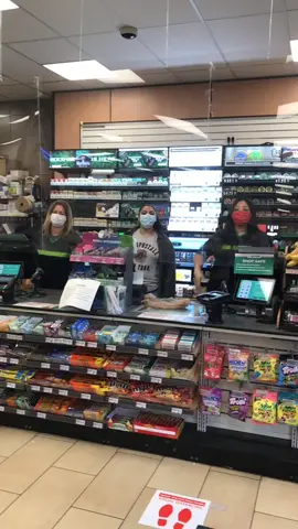7-eleven girls having fun🦠          #coronavirus #stayathome #fyp #fypchallenge #711challenge #gasstation #gasstationseries #trending #newtrend
