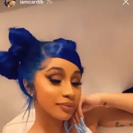 CARDI B catando música de Zezé de Camargo é luciano