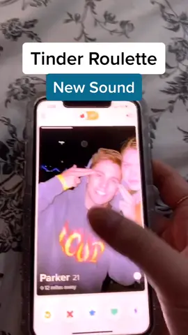 I dare you🔥 SWIPE TO THE BEAT! Lmk how u like the new sound?? #fyp #foryou #foryoupage #stayhomestaystrong #keepingbusy #tinder #crush #relatable