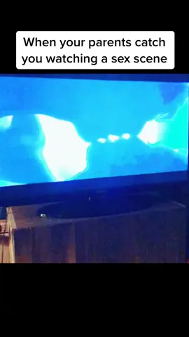 When you got caught watching a sex scene as a kid.. 😂🥴🤦🏽‍♀️ #foryoupage #fyp #foryourpage #foryou #gettingcaught #redhanded #topgun