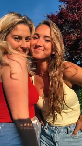 @justinbieber notice us? 🤪 @emmacrookss #OwnTheCurve #musiclives #foryou