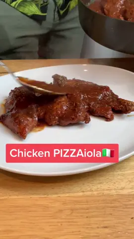 Chicken PIZZAiola#onlyforyou #chicken #italianfood #foodporn #tiktokchef #OwnTheCurve #hoopsathome #tiktokcovers #cookingtips #fyp #foryou #foryoupage