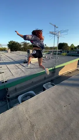 Thanks @pashatheboss for believing in me 😅 had to use the classic parkour song for this #run #parkour