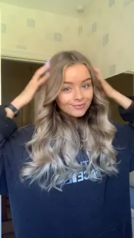 well that worked a lot better than expected!! dressing gown rope curls 🤷🏼‍♀️ #heatlesscurls #curls #overnightcurls #heatlesswaves #hair #sockcurls