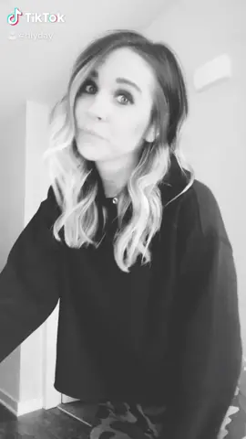 Totally busted by the builders across the street 😂 #funny #dance #mom #MomsofTikTok #over30 #fyp #foryou #xyzbca #tiktok #quarentine #boredathome