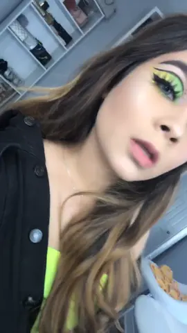 Bad ⚫️ Neon 💚 #fyp #foryoupage #imthebaa #stayathome #makeup