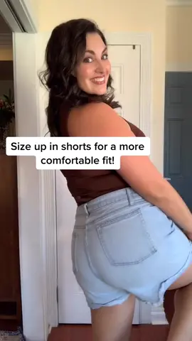 save + like for more #styletips ❤️ #stylenotsize #TikTokFashion #bodypositive #whattowear #jeanshorts #shorts #mystyle