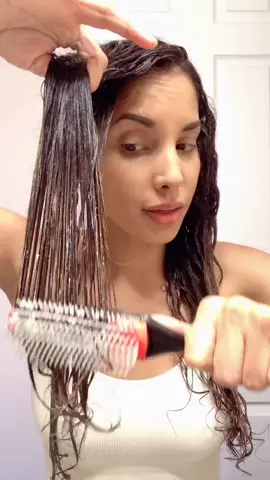 Deep conditioning once a week will  bring back dried out curls#curlyhair #deepconditioning #curlyhairtutorial #curlyhairroutine #mielleorganics