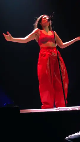 you can hear her vocals SO WELLLLL #lorde #promdiy #goingpro #fyp #melodrama #concert