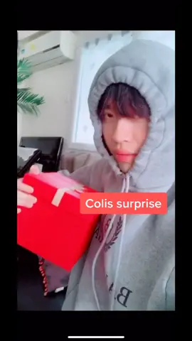Mentionnes tes amis pour leur faire voir la surprise aussi. #fyp #asianboy #pourtoii #french #surprise