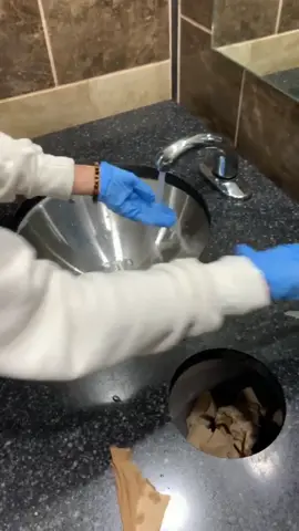 Take extra precautions #quarantine #staysafe #washyourhands #gloves #coronavirus #fyp #besafe #maskon