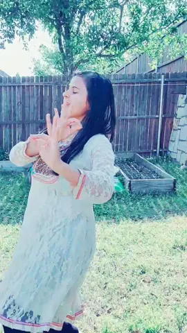 Makhmali Choli #dancewithme #nepali #music #trend #happyme #dancetime #promplaylist #SpaDeOlay #stayhome #quartine #handwashchall #keepingbusy #beat