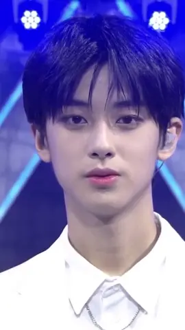 顔面が強いの一言。そこにいるだけで絵になるキムミンギュ。#김민규 #producex101 @producex101