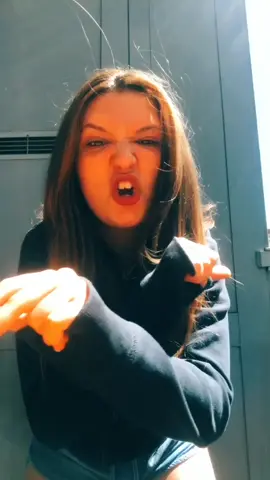 Lo vedi con gli occhi della tigre🐯 #neipertee #tiktok #viral #nayt