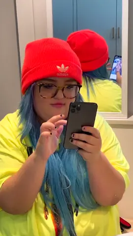 mirror exposes my girlfriend... 😳😡 @laurengodwin #tiktok #foryou