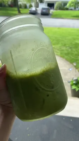 The closest I’m getting to green smoothie/juice. Substituted sugar with a banana. #fyp #foryoupage #xyzbca #healthyrecipe #greenjuice