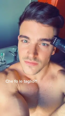 Le taglio? #funny #fun #funnyvideos #tiktok #viral #viralvideo #rasoio #Fitness #fitnessmodel #tiktok #foryou #foryoupage #perte #neiperte
