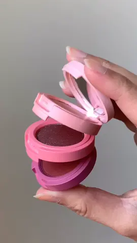 Volume up 😌👂🏼✨ Treat your senses to some makeup therapy 💕 Shop now @sephora! 🌸 #kajabeauty #kbeauty #sephora #makeup #oddlysatisfying
