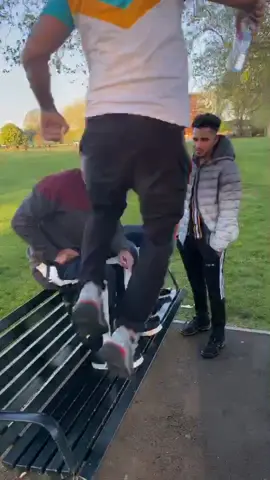 Hor kar services station Ty km 😂🤣😂😂@jonyghotra6 #duet #trending #fy #fyp #london #punjabi #tiktok_pakistaan #commedy #foryoupage #chill🙈🙈