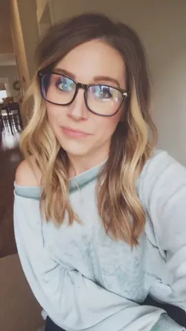 I don’t know why but this audio made me laugh so hard! #funny #pretty #instagram #picture #mom #over30 #makeadrink #xyzbca #foryou #boredathome #haha