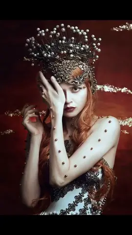 Own your inner queen 👑 Living room photoshoot with Nina Sever wearing Agnieszka Osipa l #bellakotakphotography #creativephotography #onmyown