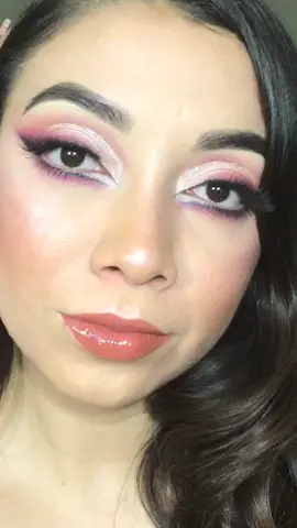 Transición de @rebeccamolloymakeup 💞 Más tarde subo este tutorial🥰 #maquillaje #makeup #transformation #transition #mua #makeupartist