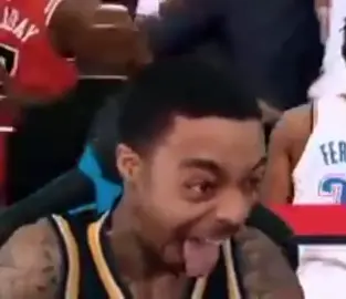 He went from 🐬 to 👅 #viral #flightreacts #xyzbca