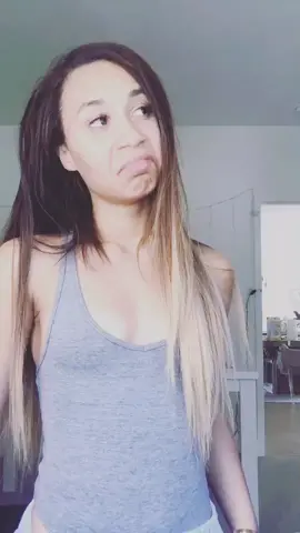 When u don't know the dance at all. #FeatureMe 