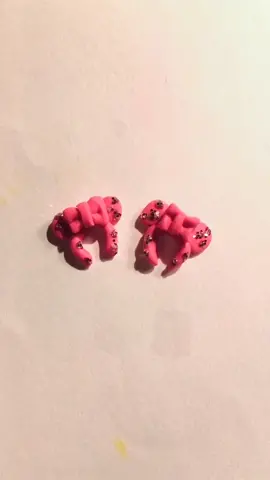 Mini Minnie ears! #polymerclay #clay #art #craft #disney #disneyland #disneyworld #waltdisneyworld #wdw #minnie #minnieears #mickeyears #handmade