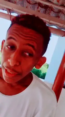 baris lacala eh aa isku tu i ani iyo😂😂 @soraj_moh @dj_amiid7#daadiraweys #somaliqosol #soraj